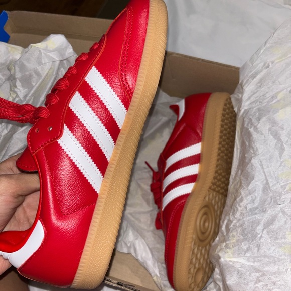 Adidas Red Sambas, 6Mens/7.5Womens - Picture 3 of 5